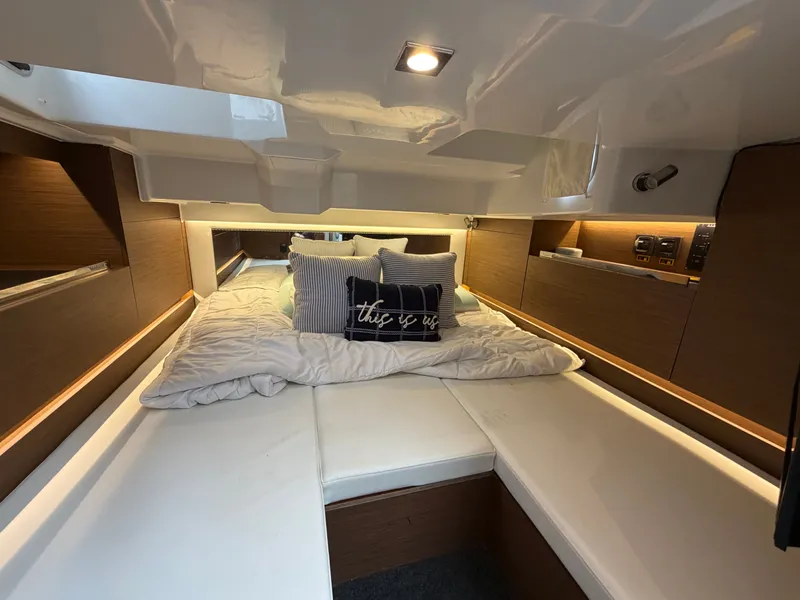 Slide: The Image of Jeanneau Leader 10.5 WA 2023 - 37