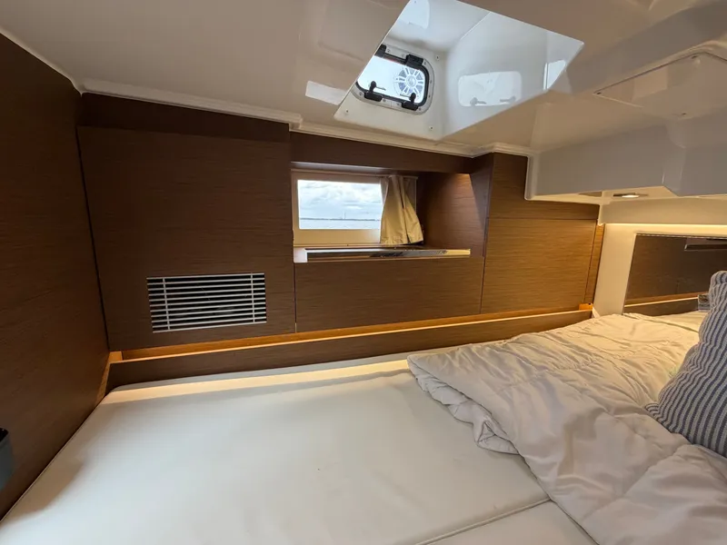 Slide: The Image of Jeanneau Leader 10.5 WA 2023 - 38