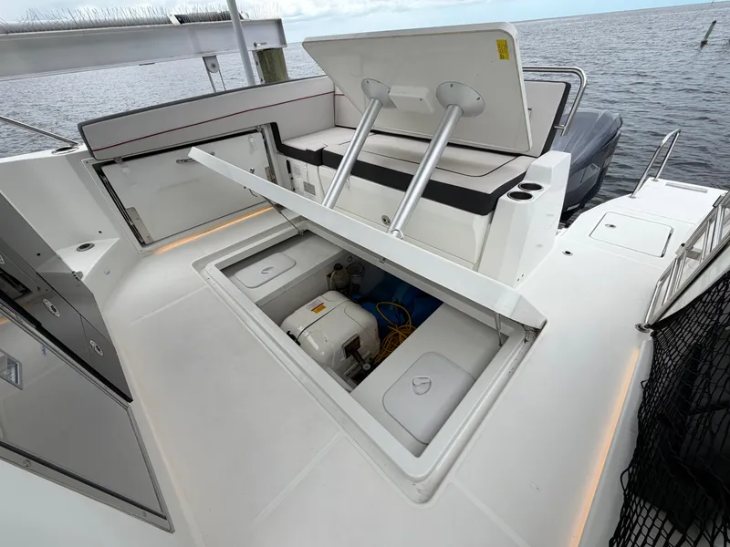 Slide: The Image of Jeanneau Leader 10.5 WA 2023 - 44