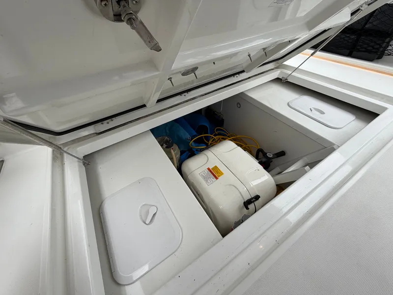 Slide: The Image of Jeanneau Leader 10.5 WA 2023 - 45