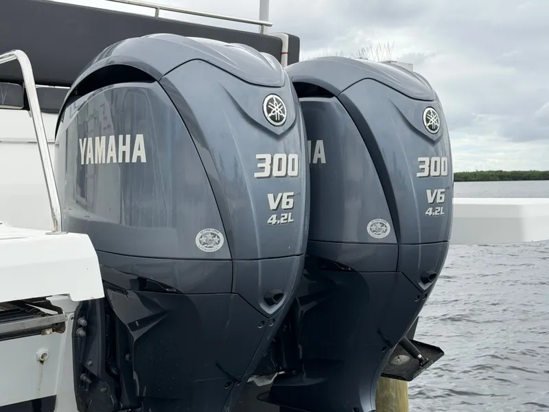 Slide: The Image of Jeanneau Leader 10.5 WA 2023 - 7