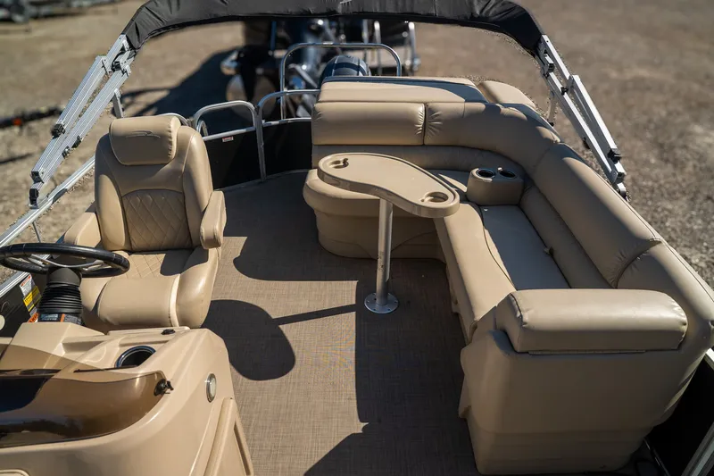 Slide: The Image of Bennington 21 SLX 2016 - 13