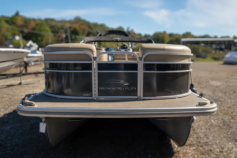 Slide: The Image of Bennington 21 SLX 2016 - 5