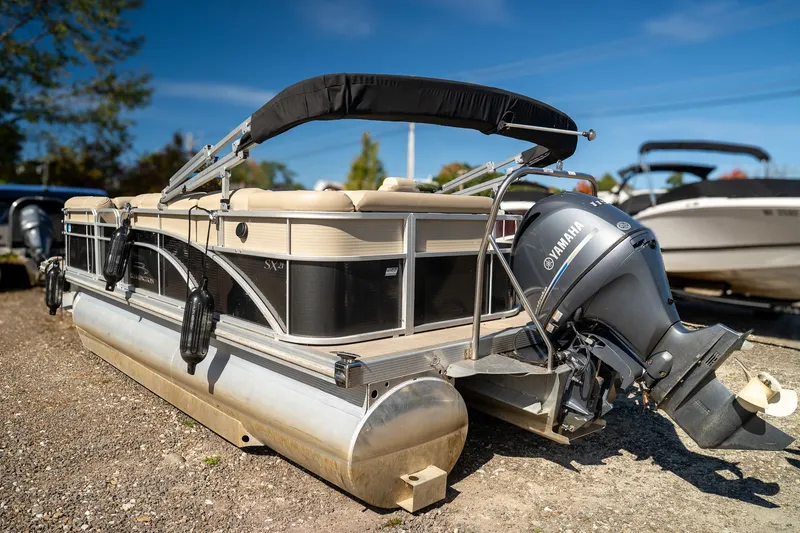 Slide: The Image of Bennington 21 SLX 2016 - 7