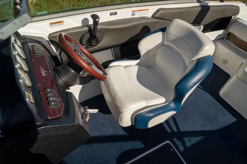 Slide: The Image of Regal 2200 Bowrider 2008 - 11