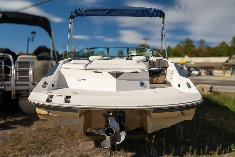 Slide: The Image of Regal 2200 Bowrider 2008 - 6