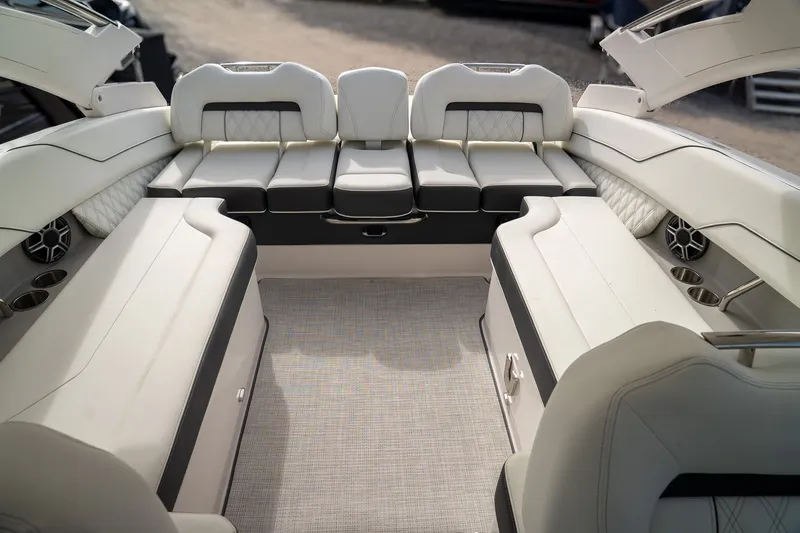 Slide: The Image of Regal LS6 2026 - 20