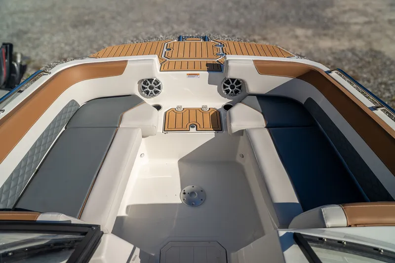 Slide: The Image of Starcraft SVX 210 OB 2025 - 10