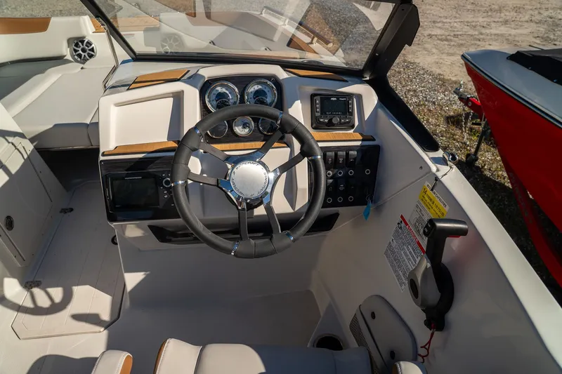 Slide: The Image of Starcraft SVX 210 OB 2025 - 13