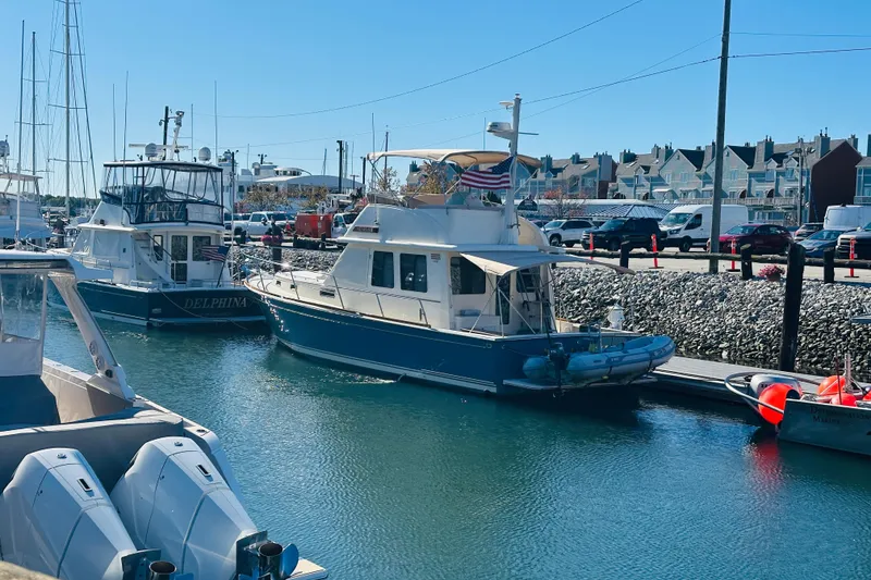 Slide: The Image of Sabreline 42 Fly Bridge 2006 - 6