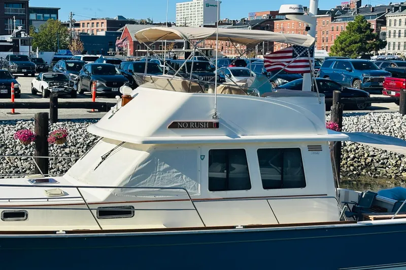 Slide: The Image of Sabreline 42 Fly Bridge 2006 - 8