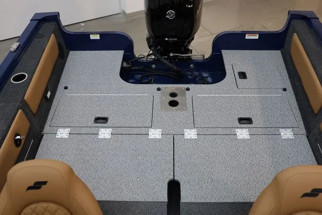 Slide: The Image of Starweld 16 SXT 2026 - 15