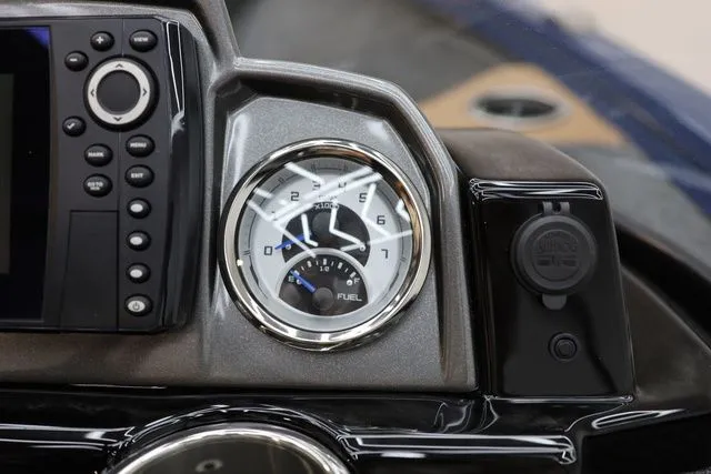 Slide: The Image of Starweld 16 SXT 2026 - 24