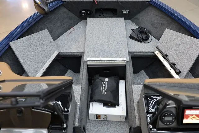 Slide: The Image of Starweld 16 SXT 2026 - 31