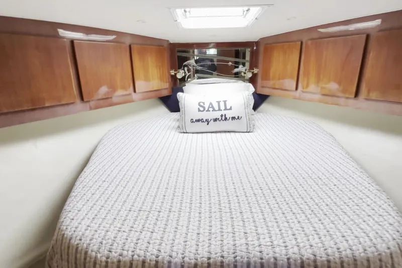 Slide: The Image of Egg Harbor 37 VALAHSEA - Master Stateroom - 17