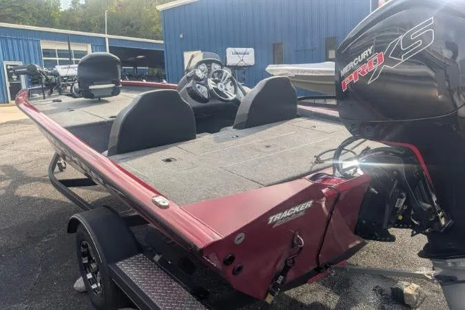 Slide: The Image of 2022 Tracker Pro Team 190 TX Tournament Edition boat with Mercury Pro XS engine. - 9