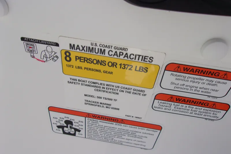 Slide: The Image of Boat capacity label for Tahoe 500 TF, 2019 model, with safety warnings and weight limits. - 16