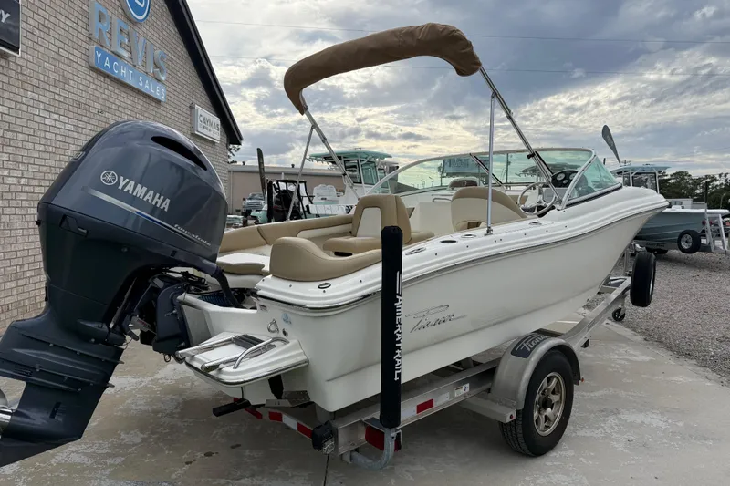 Slide: The Image of 2017 Pioneer 197 Venture boat with Yamaha engine at Revis Yacht Sales. - 11