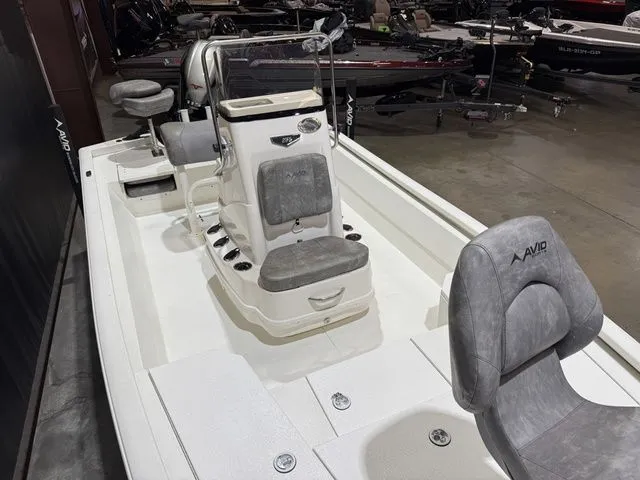 Slide: The Image of Avid FS 21 W/Yamaha 115 "SHO" 2023 - 10