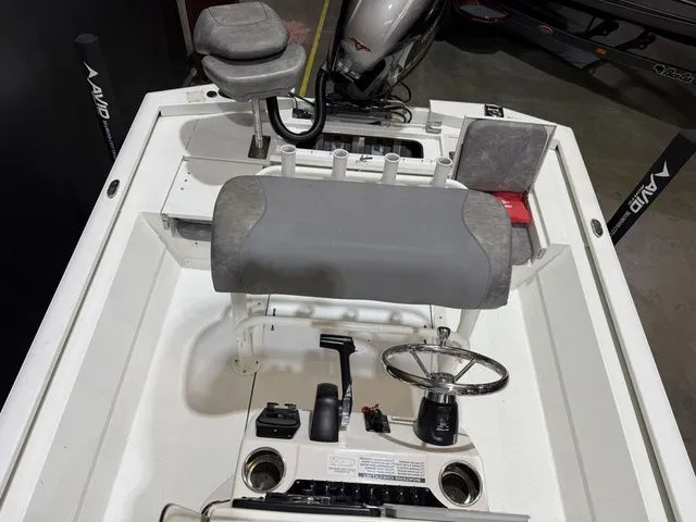 Slide: The Image of Avid FS 21 W/Yamaha 115 "SHO" 2023 - 12