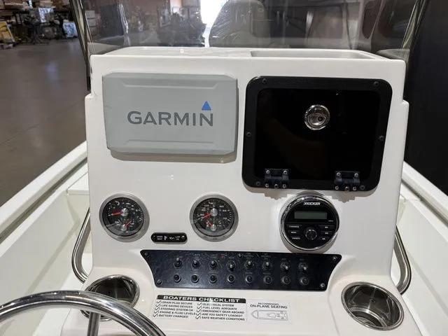 Slide: The Image of Avid FS 21 W/Yamaha 115 "SHO" 2023 - 14