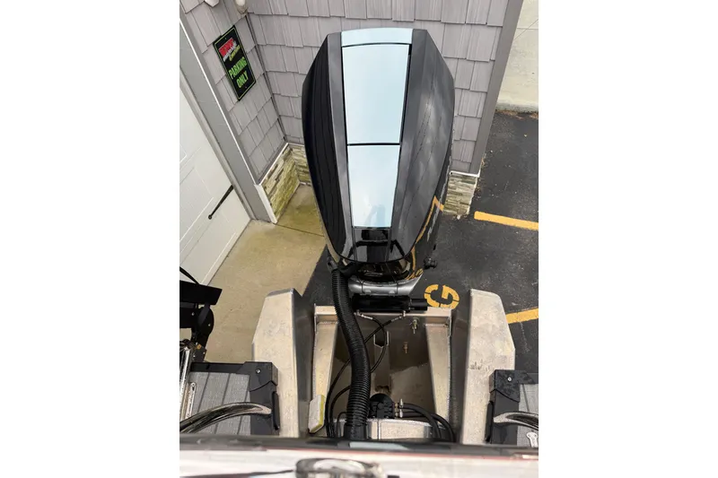 Slide: The Image of 2026 Avalon 2585 Excalibur boat interior with luxurious seating and modern design. - 11