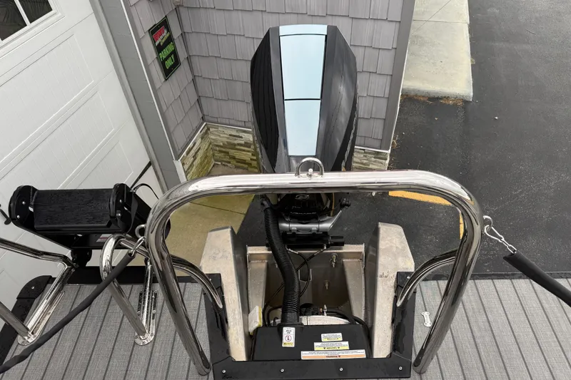 Slide: The Image of 2026 Avalon 2585 Excalibur boat with luxurious seating and modern design. - 12