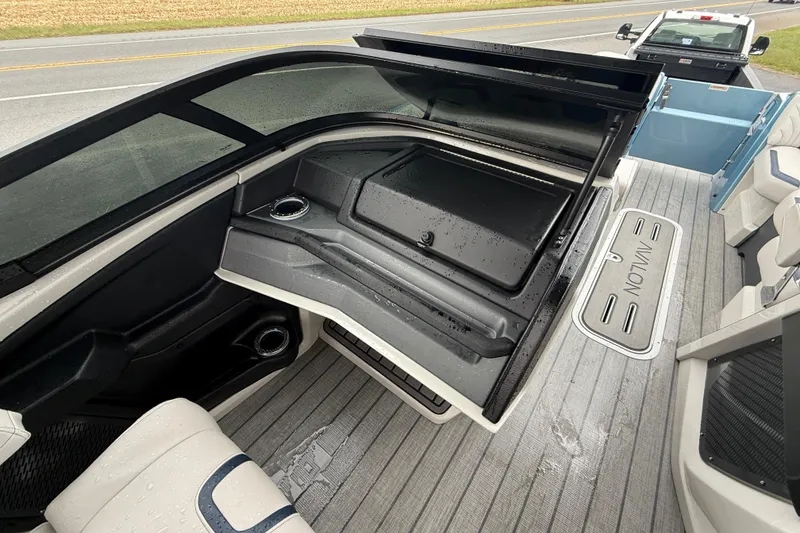 Slide: The Image of Metal identification plate on Avalon 2585 Excalibur boat, showing manufacturer details and serial number. - 27