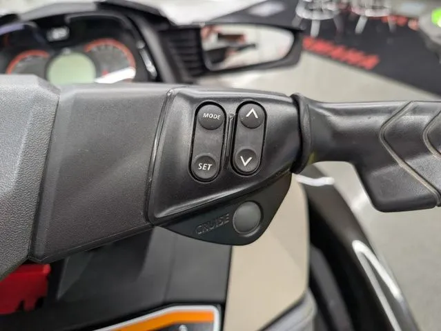 Slide: The Image of Sea-Doo GTX 2017 - 10