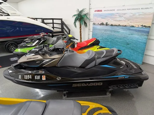 Slide: The Image of Sea-Doo GTX 2017 - 6