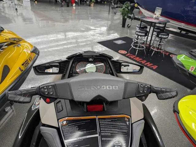 Slide: The Image of Sea-Doo GTX 2017 - 8