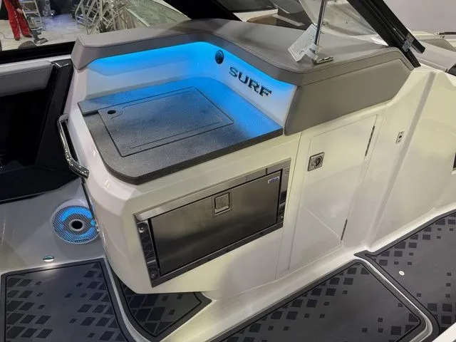 Slide: The Image of Cobalt R31 Surf 2026 - 32