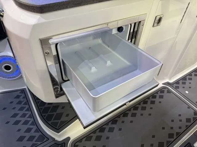 Slide: The Image of Cobalt R31 Surf 2026 - 34