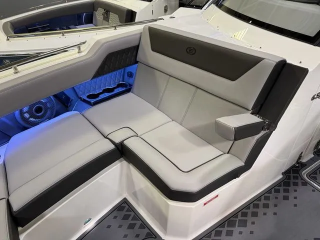 Slide: The Image of Cobalt R31 Surf 2026 - 40