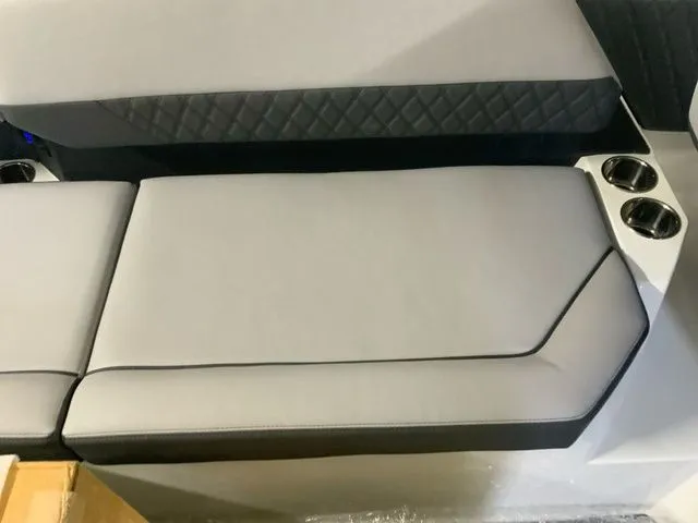 Slide: The Image of Cobalt R31 Surf 2026 - 7