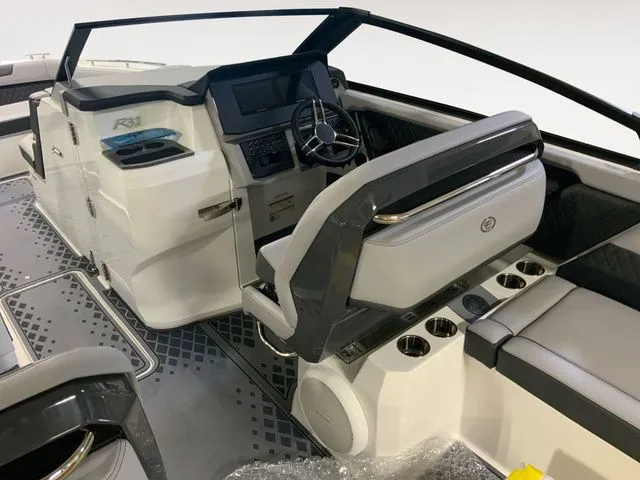 Slide: The Image of Cobalt R31 Surf 2026 - 10