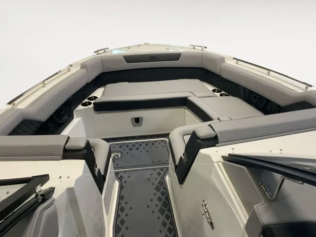 Slide: The Image of Cobalt R31 Surf 2026 - 12