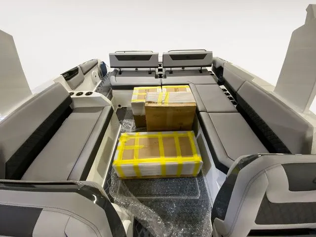 Slide: The Image of Cobalt R31 Surf 2026 - 14