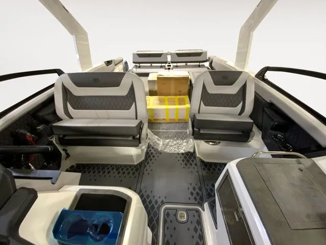 Slide: The Image of Cobalt R31 Surf 2026 - 15