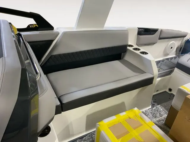 Slide: The Image of Cobalt R31 Surf 2026 - 16