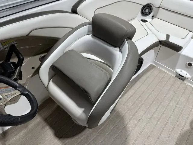 Slide: The Image of Yamaha 242 Limited S 2013 - 14