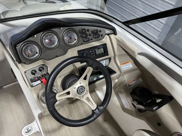 Slide: The Image of Yamaha 242 Limited S 2013 - 15