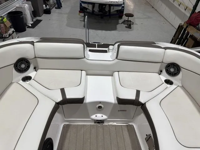 Slide: The Image of Yamaha 242 Limited S 2013 - 8