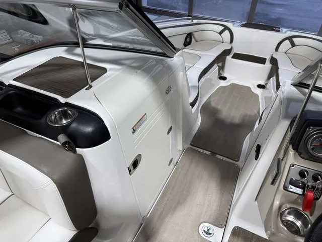 Slide: The Image of Yamaha 242 Limited S 2013 - 18