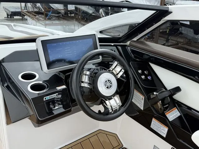 Slide: The Image of Yamaha 275SD 2022 - 10