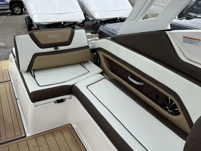 Slide: The Image of Yamaha 275SD 2022 - 14