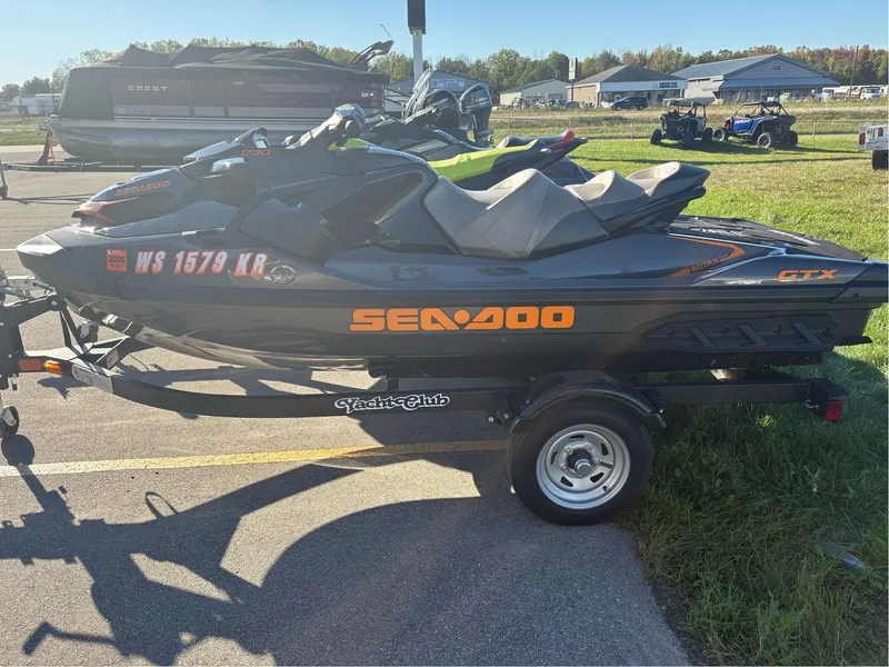 Slide: The Image of Sea-Doo GTX 230 iBR iDF Sound System 2023 - 3