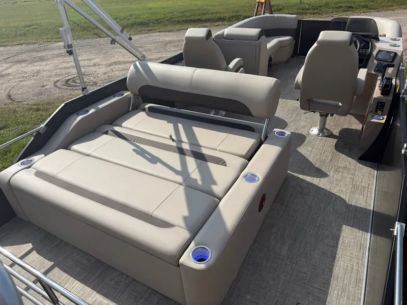 Slide: The Image of Bentley Pontoons Legacy 115HP Swingback Pontoon 2026 - 23