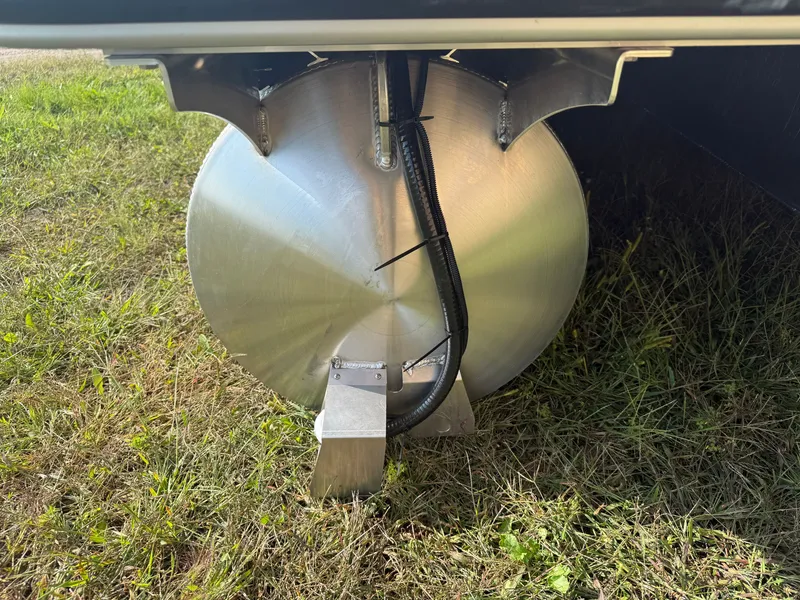 Slide: The Image of Bentley Pontoons Legacy 220 Swingback & Honda 4-Stroke EFI 2026 - 39