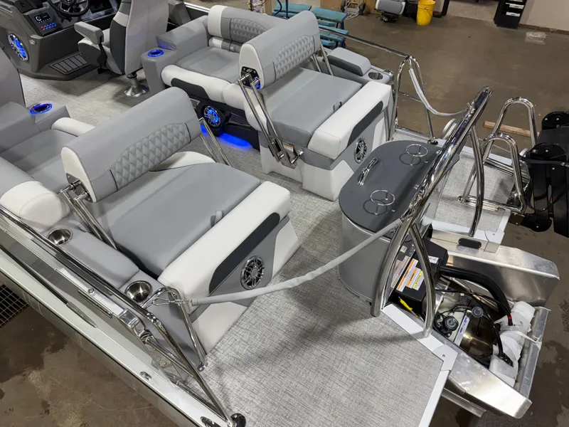 Slide: The Image of Tahoe Cascade 200HP QLS 2385 Quad Lounge Shift Tritoon 2025 - 5